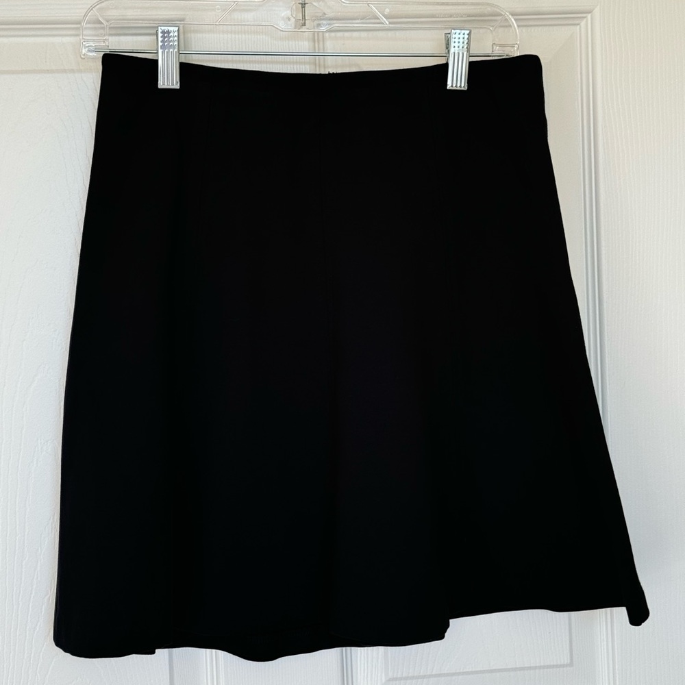 🔻$10 Loft Black Flare Skirt